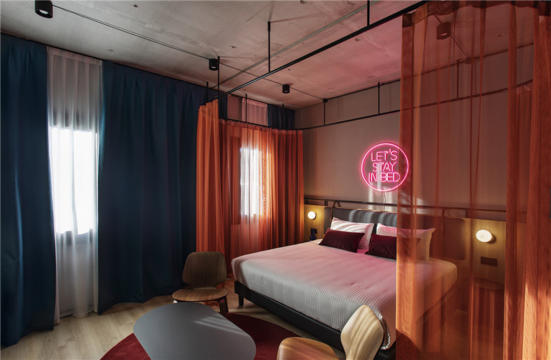 時(shí)尚工業(yè)風(fēng)STAY HOTEL精品商務(wù)酒店改造設(shè)計(jì)說(shuō)明