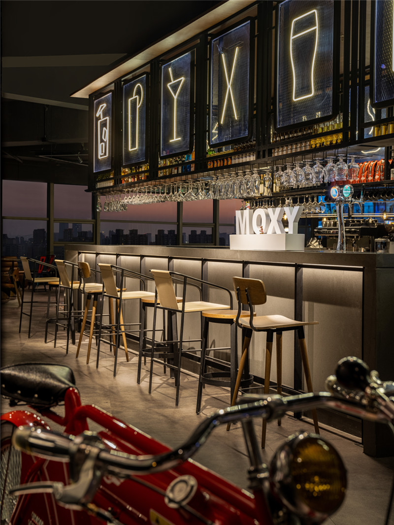 上海最新MOXY個性工業(yè)風潮牌酒店設(shè)計賞析