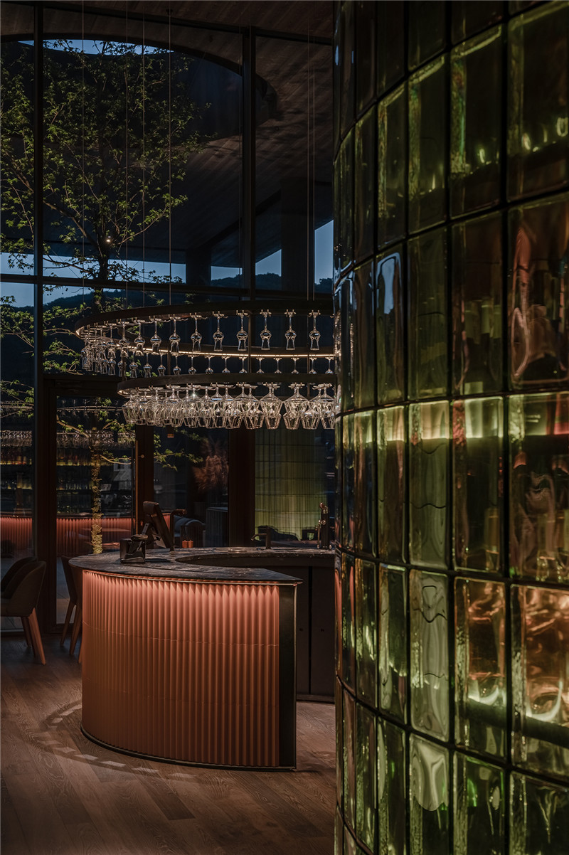 烏克蘭艾米麗大酒店Terra餐廳設(shè)計方案